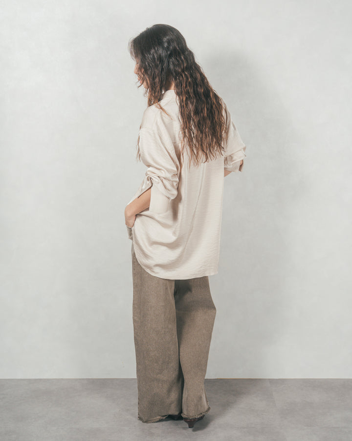 マットサテン タックシャツ (IVORY)