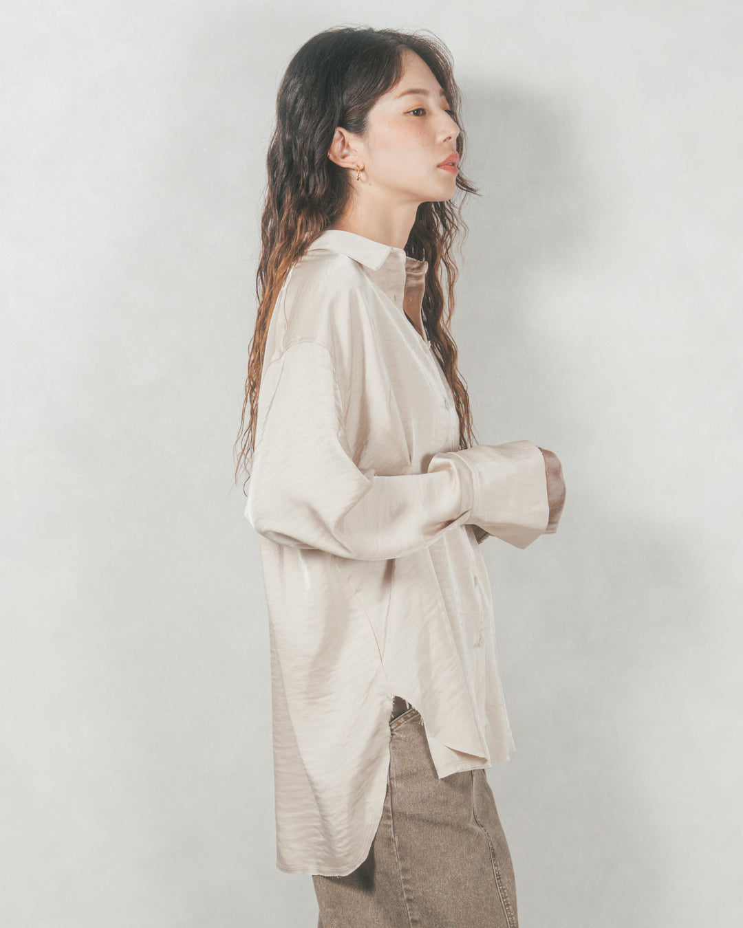 マットサテン タックシャツ (IVORY)