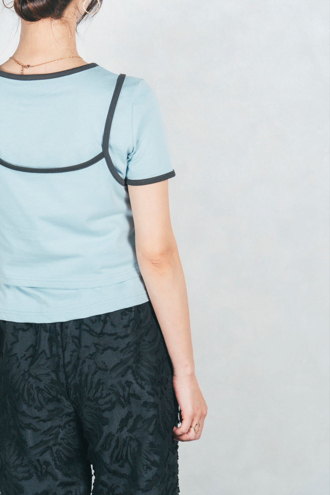 キャミ付きリンガーTシャツ (LIGHT BLUE x GREY)