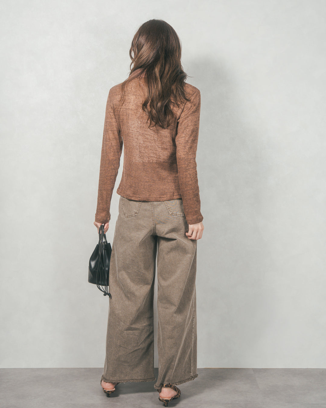 センターシーム リラックスワイドデニム (BROWN)