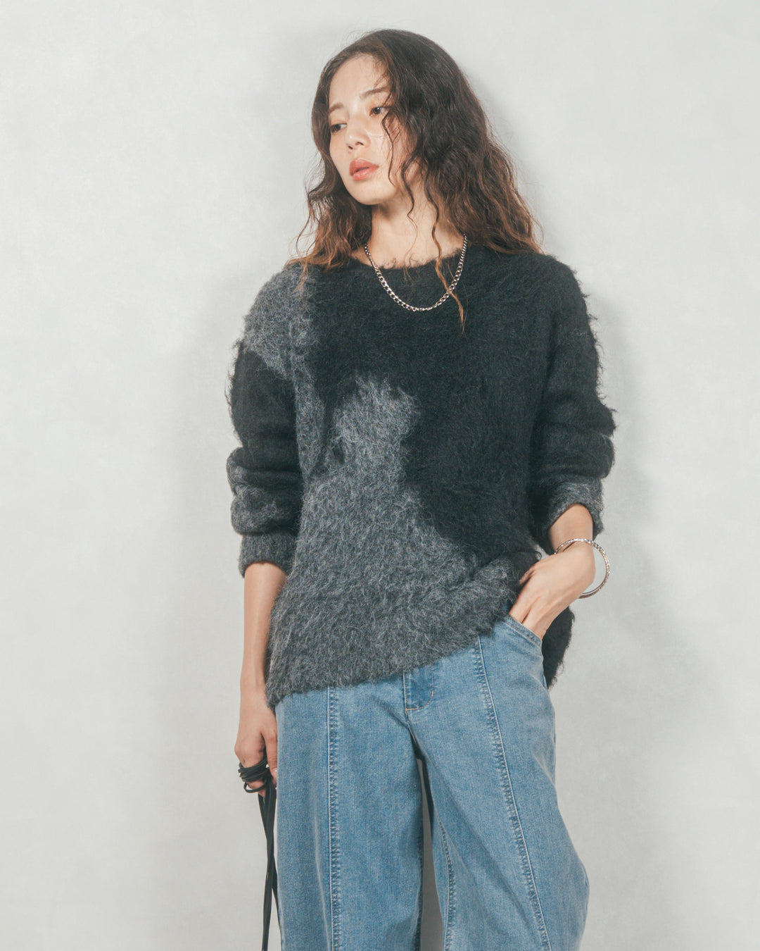 ニュアンスグラデーションShaggyニット (BLACK)