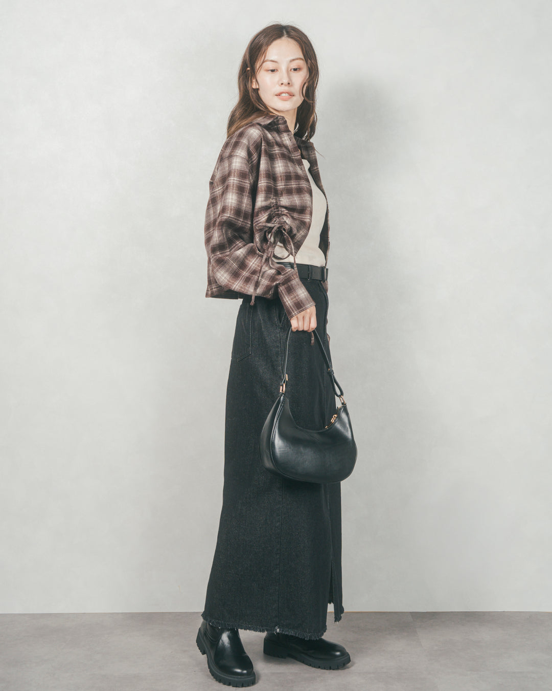 裾ドロストクロップドチェックシャツ (BROWN)