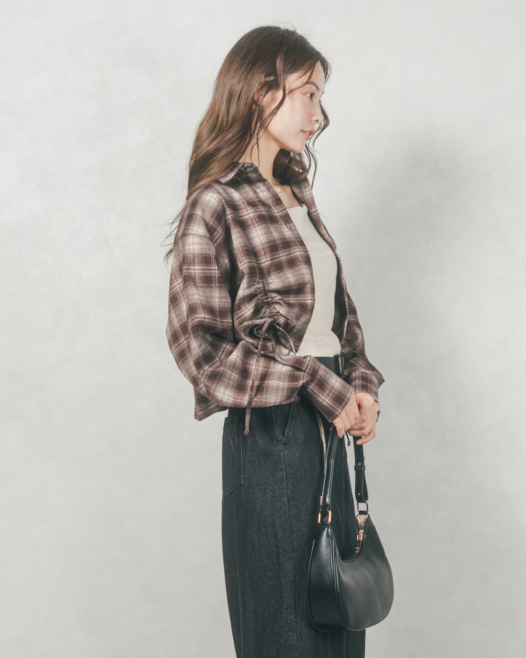 裾ドロストクロップドチェックシャツ (BROWN)
