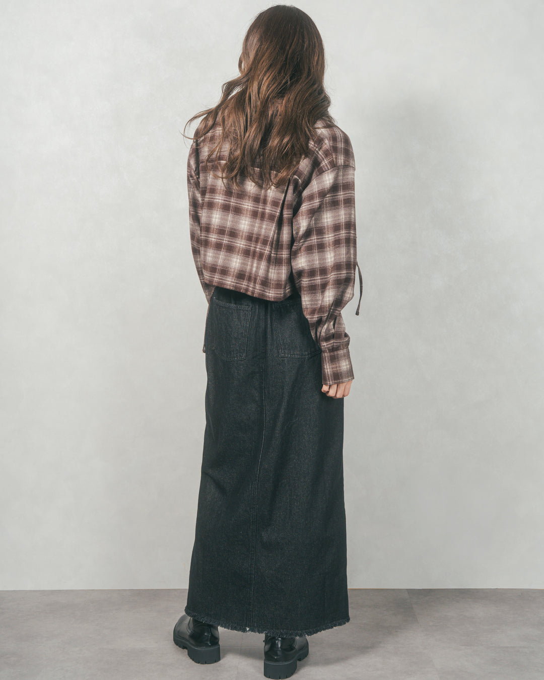 裾ドロストクロップドチェックシャツ (BROWN)