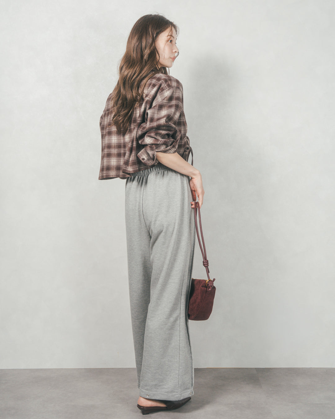 裾ドロストクロップドチェックシャツ (BROWN)