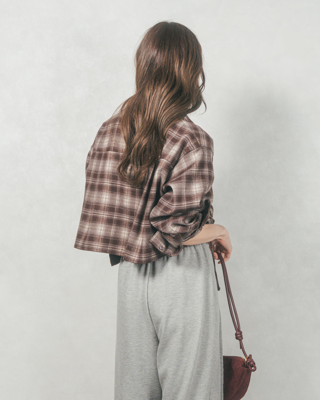 裾ドロストクロップドチェックシャツ (BROWN)