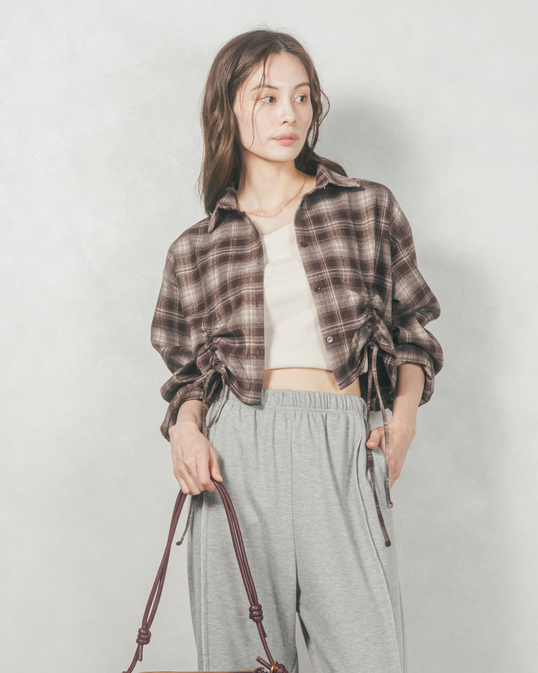 裾ドロストクロップドチェックシャツ (BROWN)