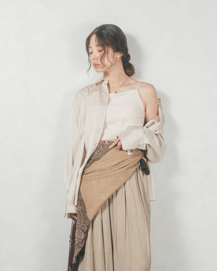 マットサテン タックシャツ (IVORY)