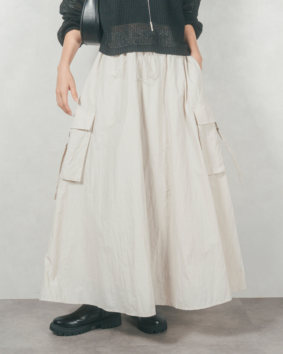 ドローストリングナイロンカーゴスカート (IVORY)
