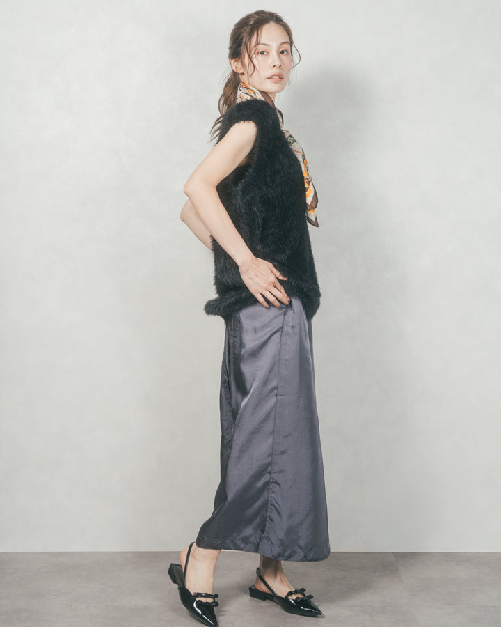 V-ネックフェザーニットベスト (BLACK)