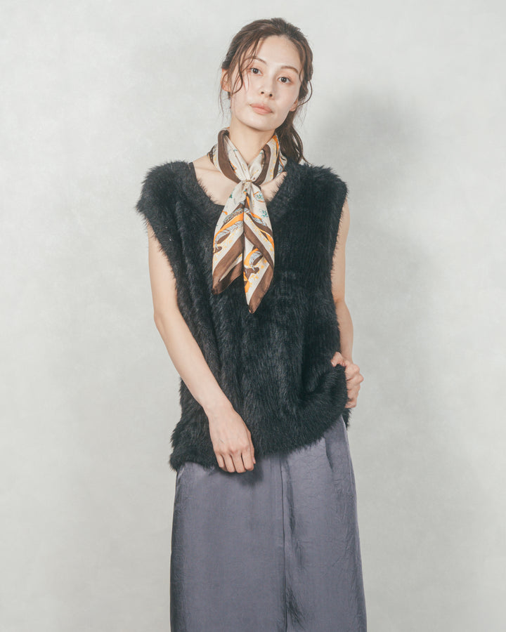 V-ネックフェザーニットベスト (BLACK)
