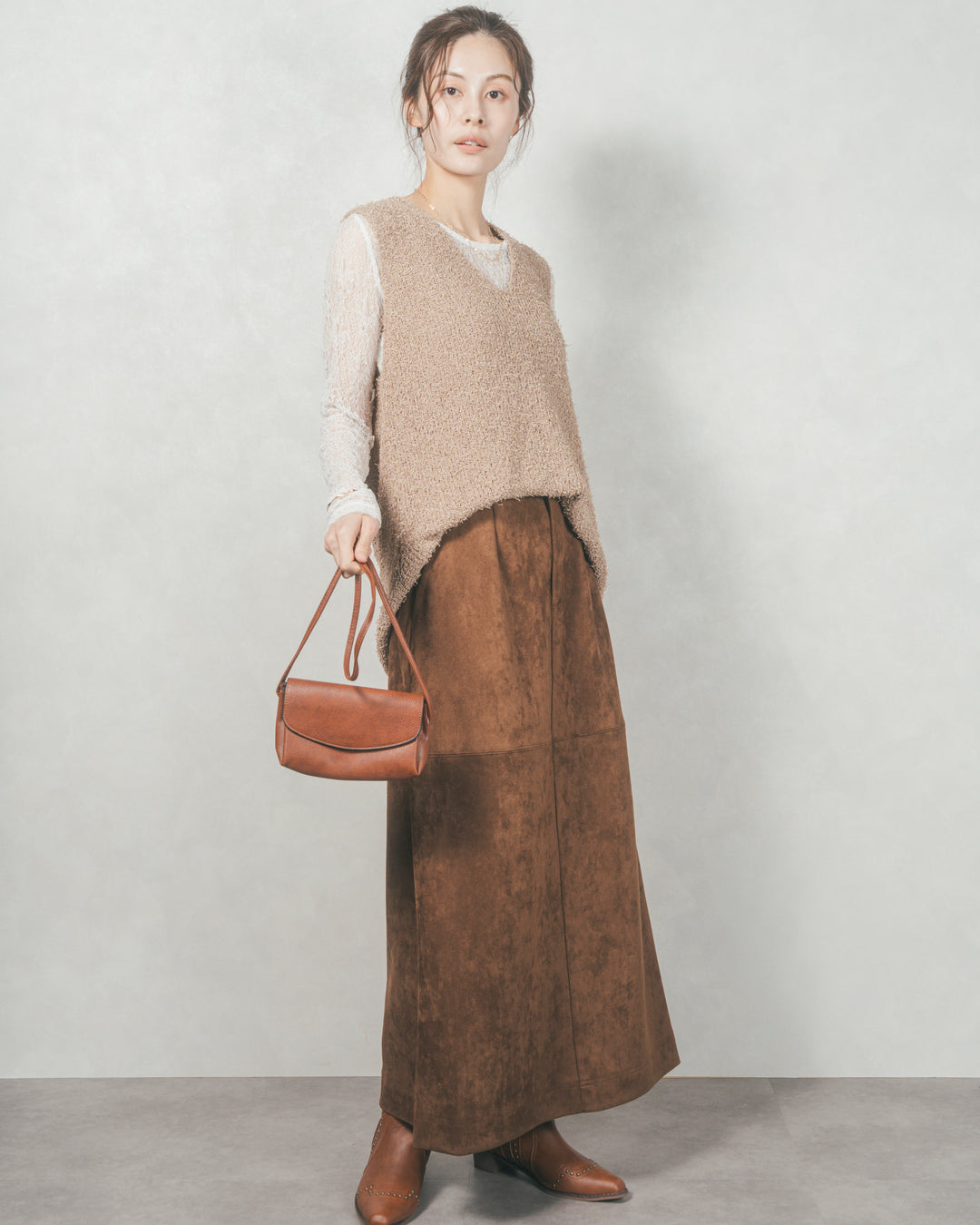 深Vネック ループヤーンニットベスト (BEIGE)