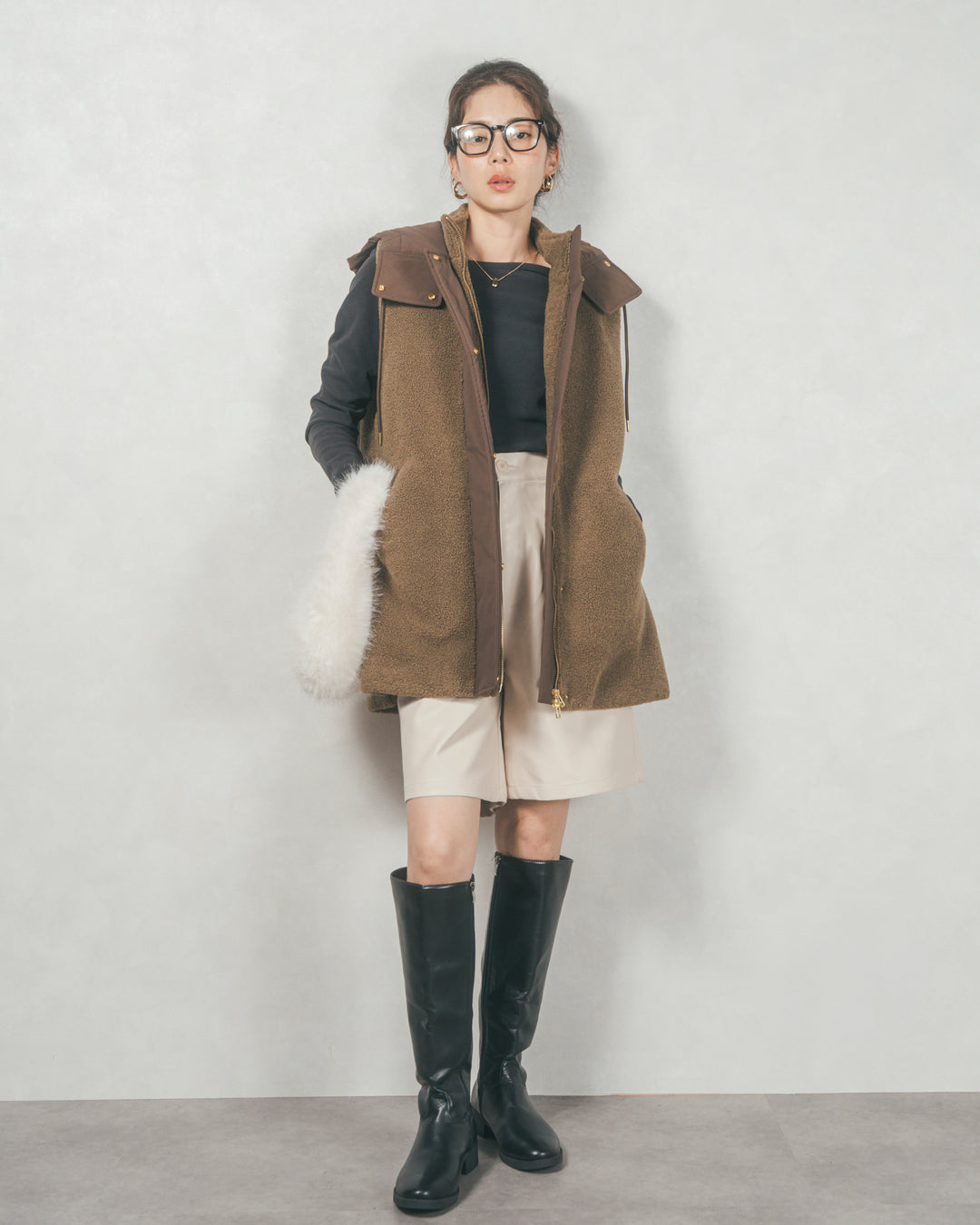 レザーライクハーフパンツ (IVORY)