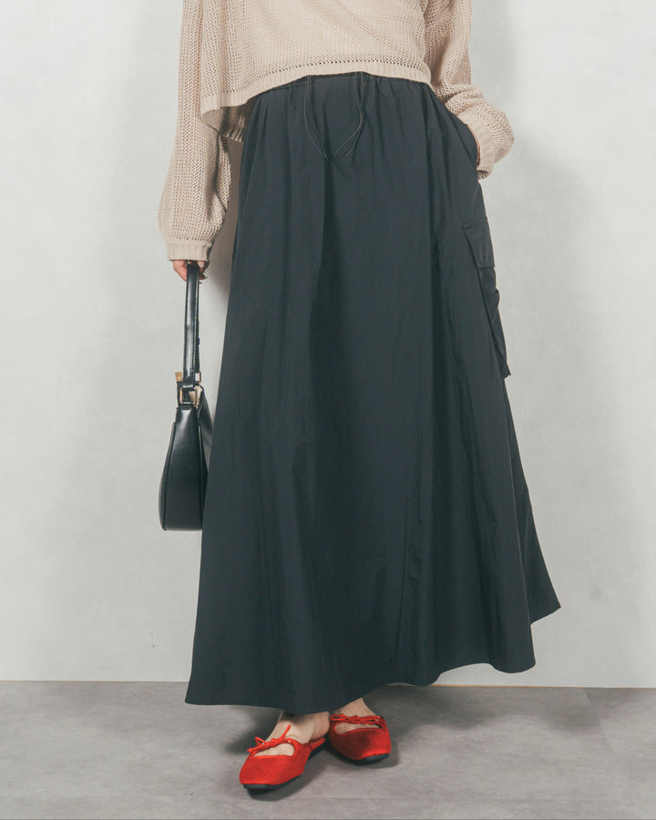 ドローストリングナイロンカーゴスカート (BLACK)