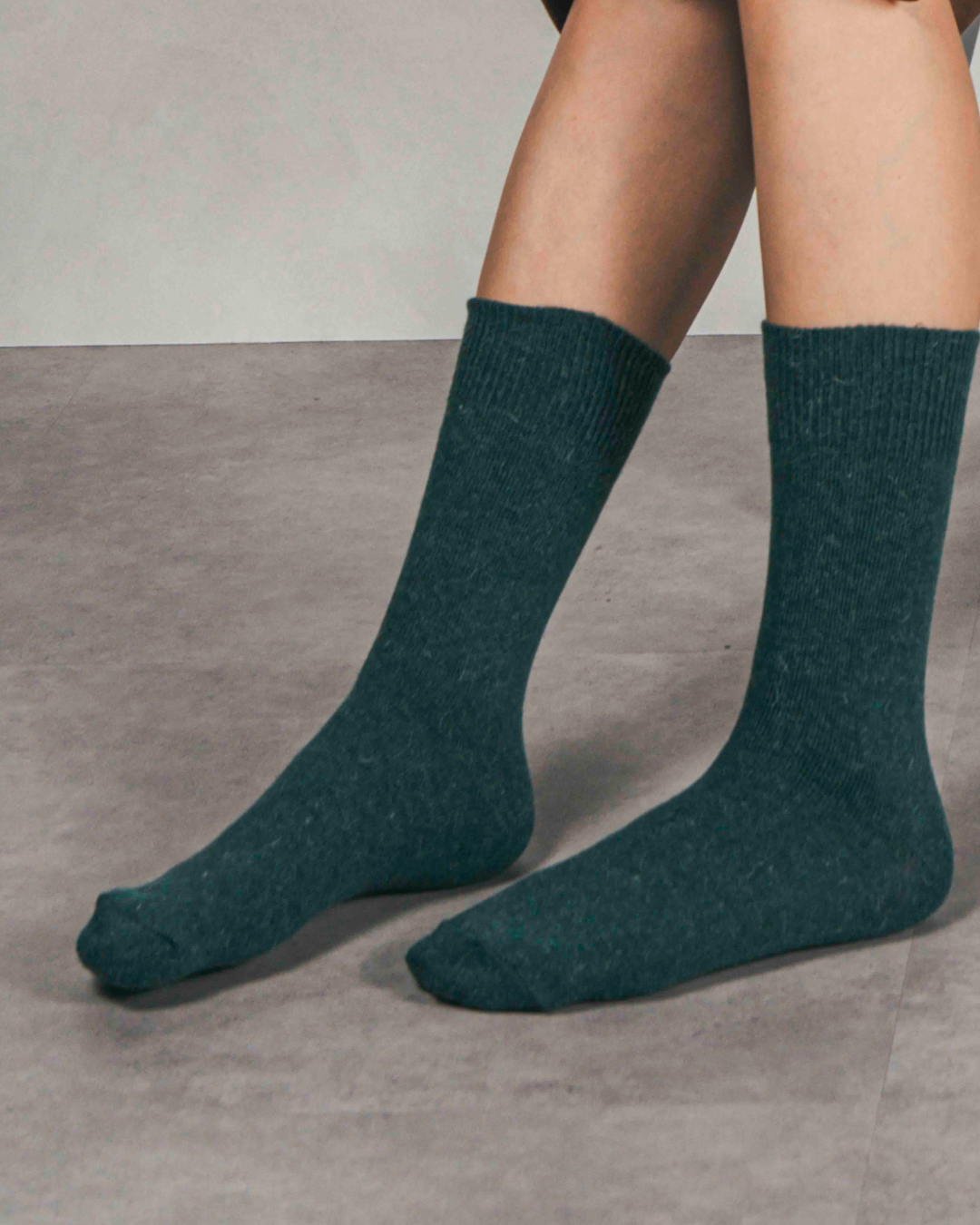 ［SET］ボリュームフリンジ Shaggyマフラー+Cozyアンゴラ混ソックス（2SET）