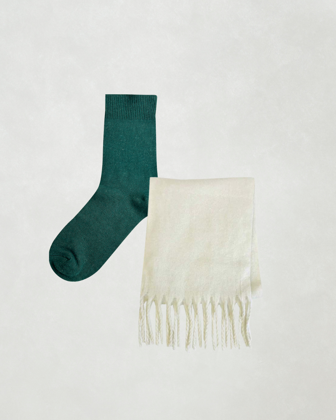 ［SET］ボリュームフリンジ Shaggyマフラー+Cozyアンゴラ混ソックス（2SET）