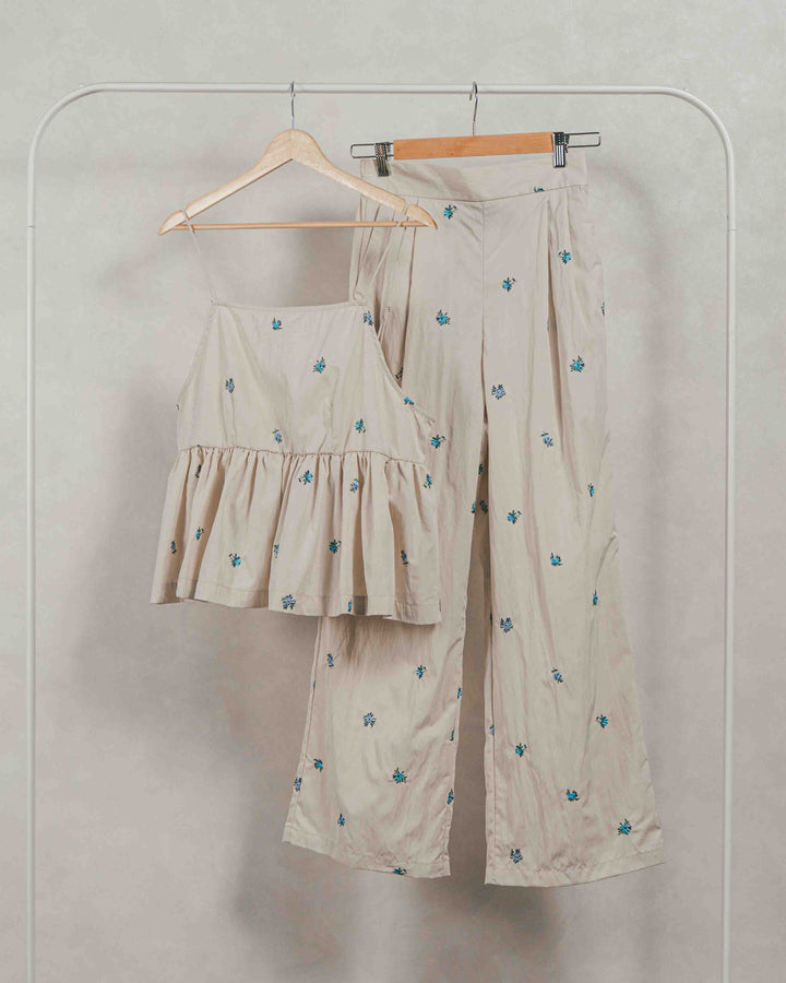 ［SET］Flower刺繍　ボリュームキャミ + Flower刺繍　タックパンツ（2SET）