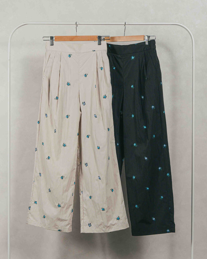 ［SET］Flower刺繍　ボリュームキャミ + Flower刺繍　タックパンツ（2SET）