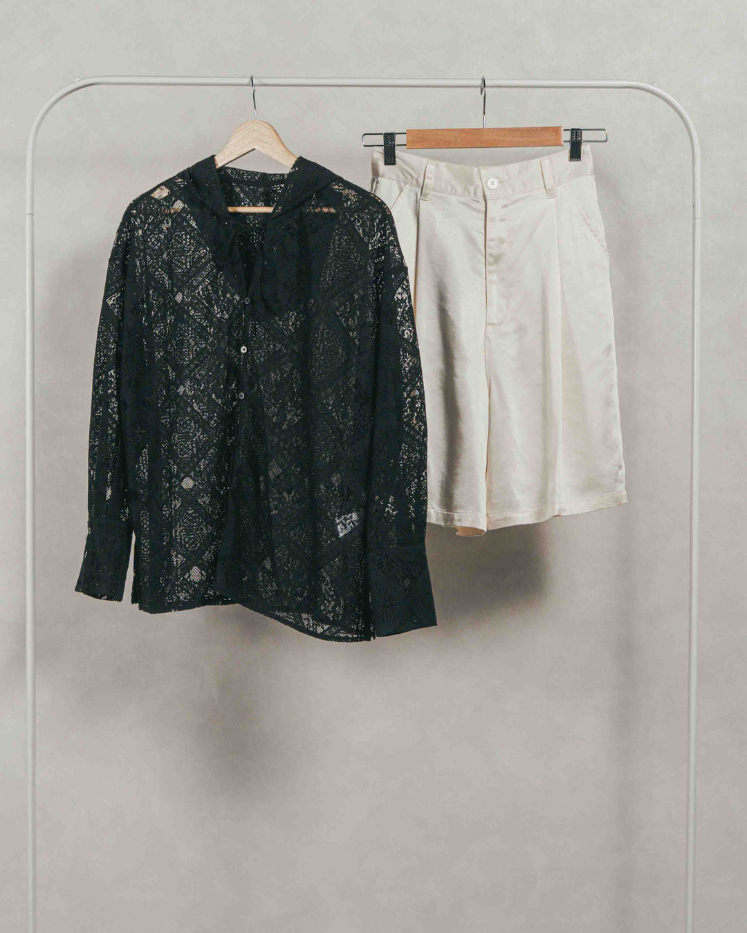 ［SET］Blockレース　フーディーブラウス + Vintageサテンハーフパンツ（2SET）