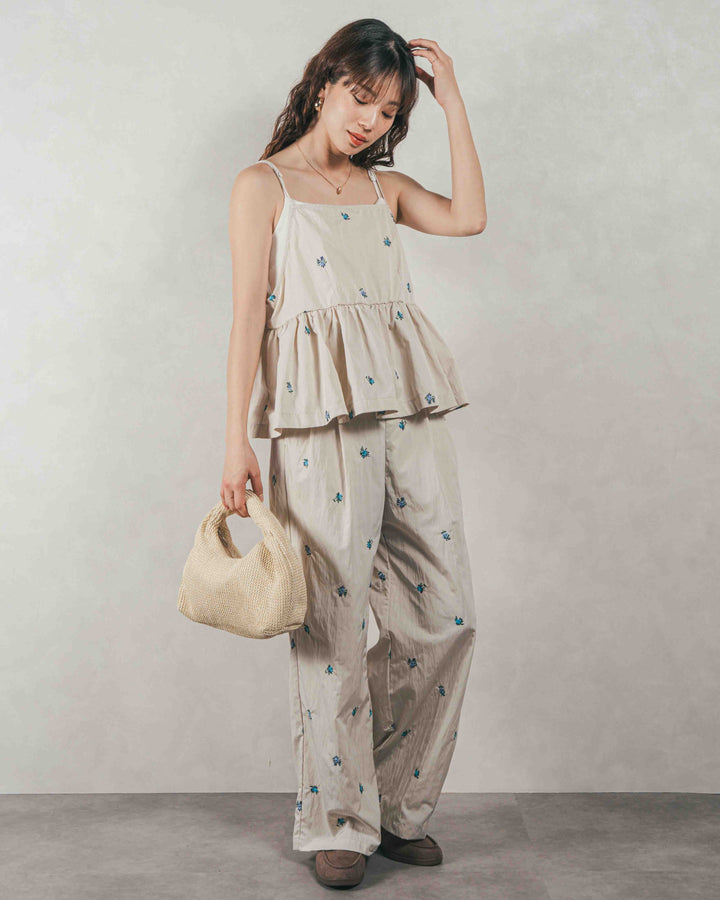 ［SET］Flower刺繍　ボリュームキャミ + Flower刺繍　タックパンツ（2SET）