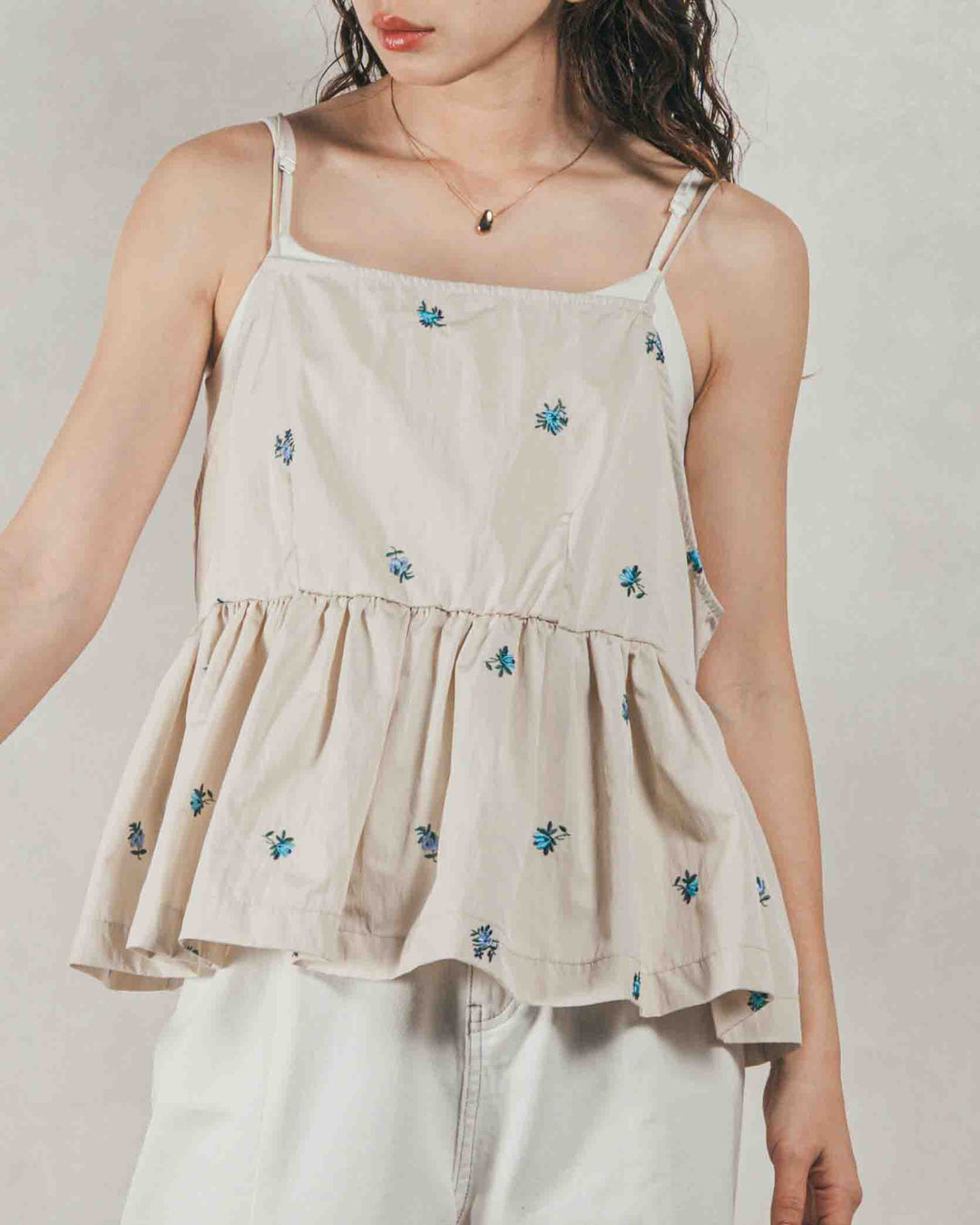 ［SET］Flower刺繍　ボリュームキャミ + 10oz ニュアンスバイカラー リラックスワイドデニム（2SET）