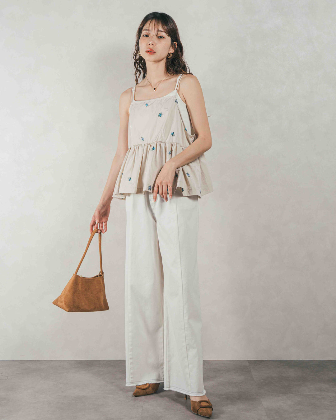 ［SET］Flower刺繍　ボリュームキャミ + 10oz ニュアンスバイカラー リラックスワイドデニム（2SET）