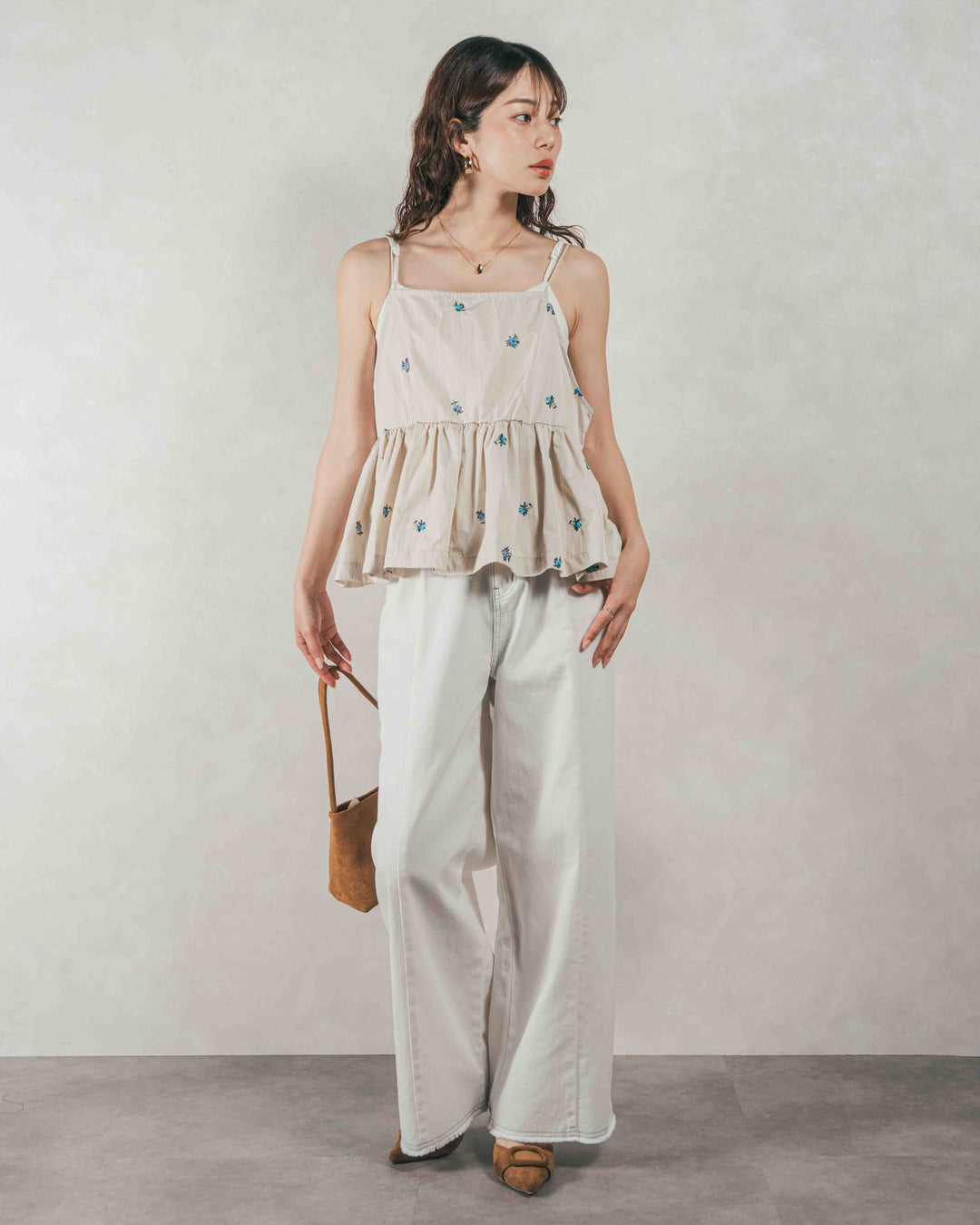 ［SET］Flower刺繍　ボリュームキャミ + 10oz ニュアンスバイカラー リラックスワイドデニム（2SET）