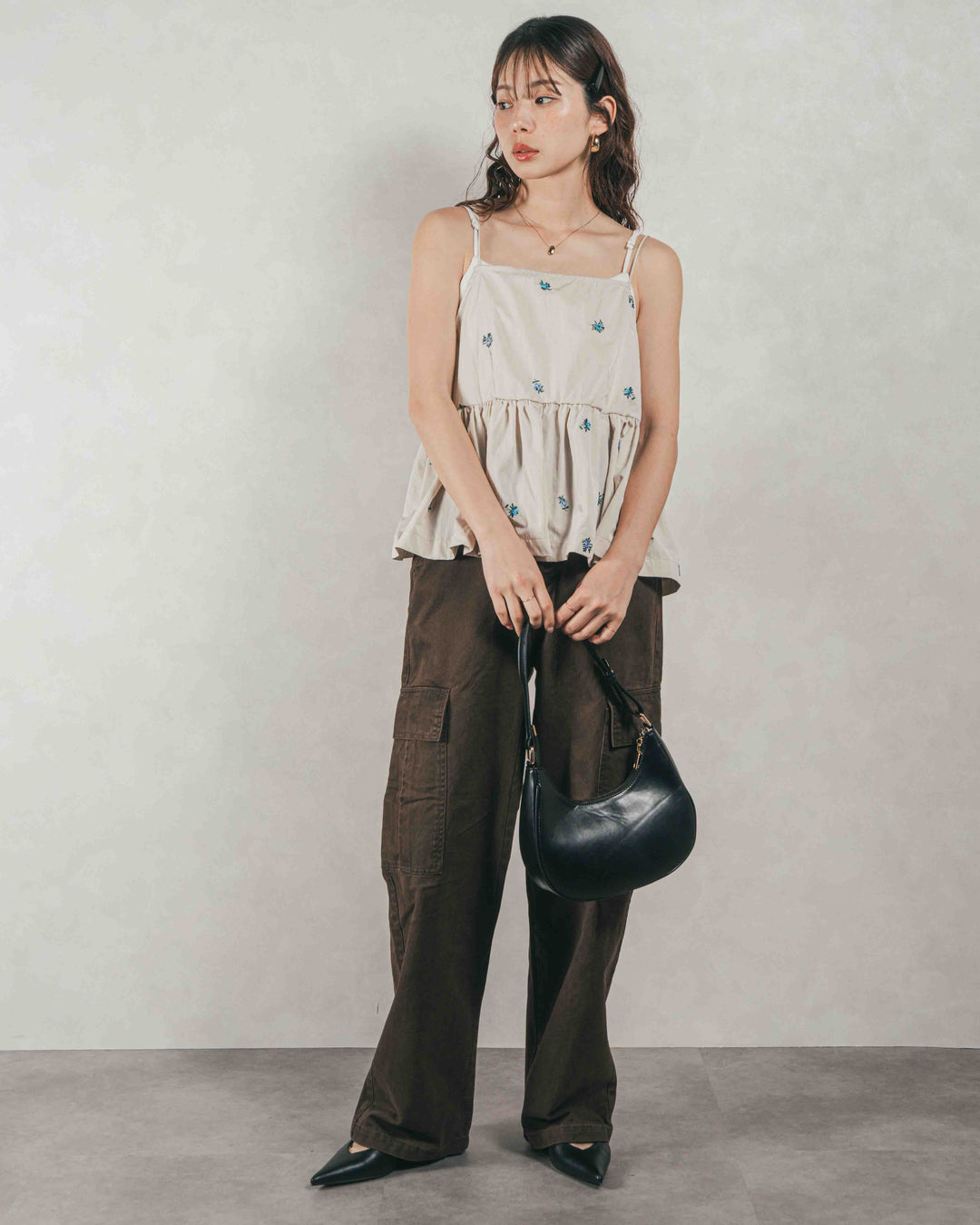 ［SET］Flower刺繍　ボリュームキャミ + ピグメントツイルカーゴパンツ（2SET）