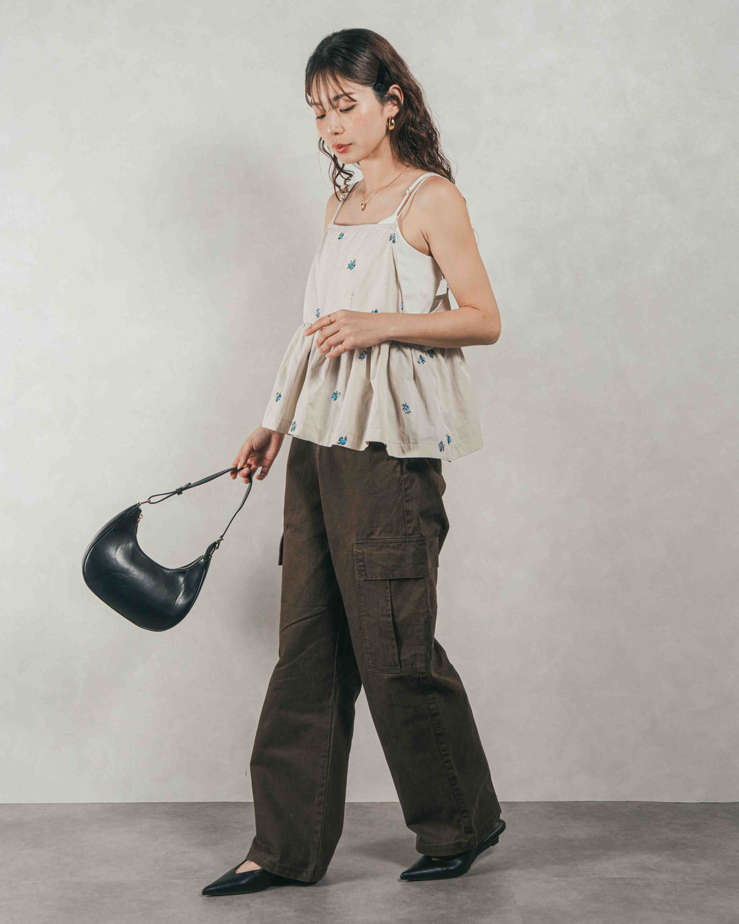 ［SET］Flower刺繍　ボリュームキャミ + ピグメントツイルカーゴパンツ（2SET）
