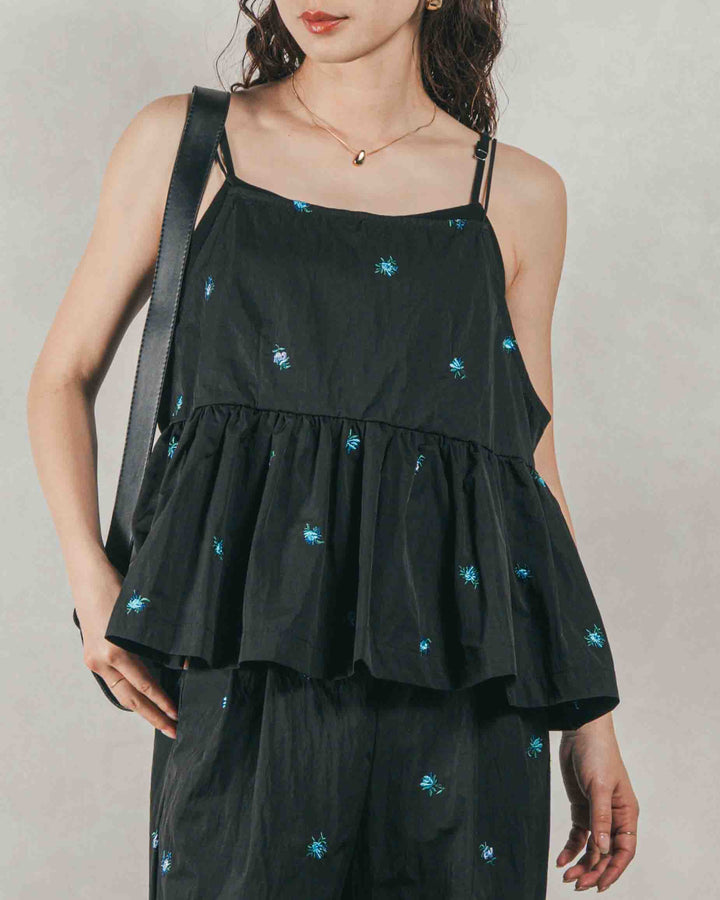 ［SET］Flower刺繍　ボリュームキャミ + Flower刺繍　タックパンツ（2SET）