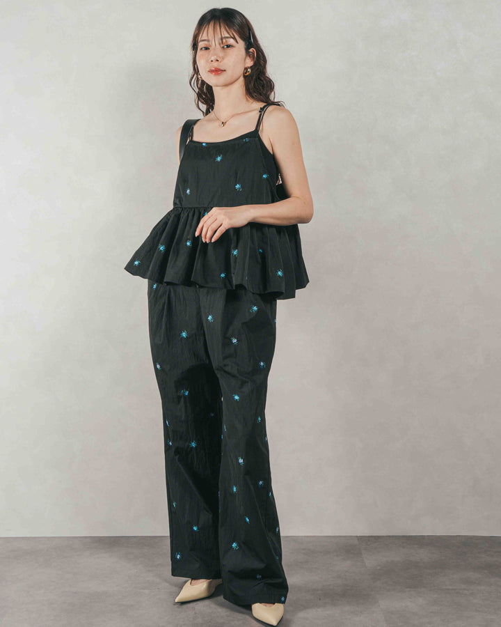 ［SET］Flower刺繍　ボリュームキャミ + Flower刺繍　タックパンツ（2SET）