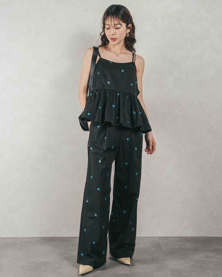 ［SET］Flower刺繍　ボリュームキャミ + Flower刺繍　タックパンツ（2SET）