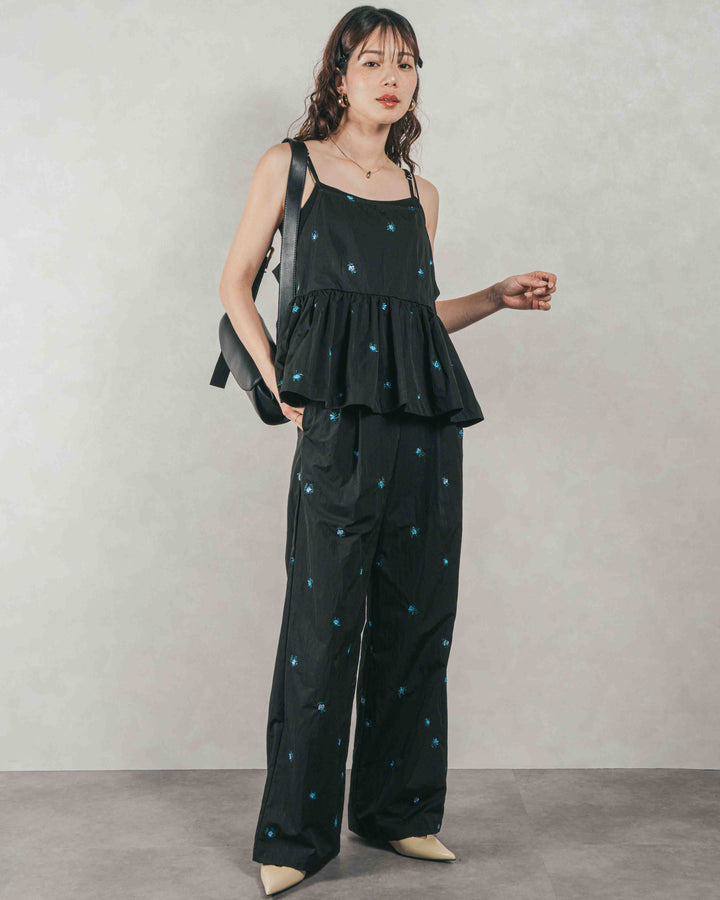 ［SET］Flower刺繍　ボリュームキャミ + Flower刺繍　タックパンツ（2SET）