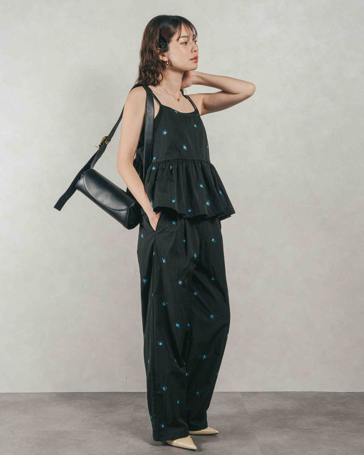 ［SET］Flower刺繍　ボリュームキャミ + Flower刺繍　タックパンツ（2SET）