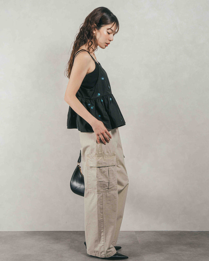 ［SET］Flower刺繍　ボリュームキャミ + ピグメントツイルカーゴパンツ（2SET）