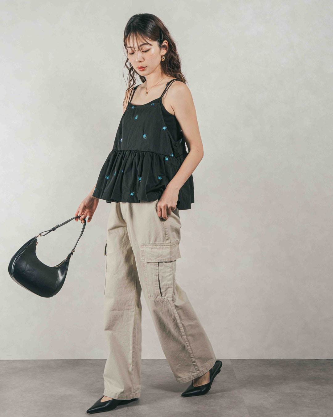 ［SET］Flower刺繍　ボリュームキャミ + ピグメントツイルカーゴパンツ（2SET）