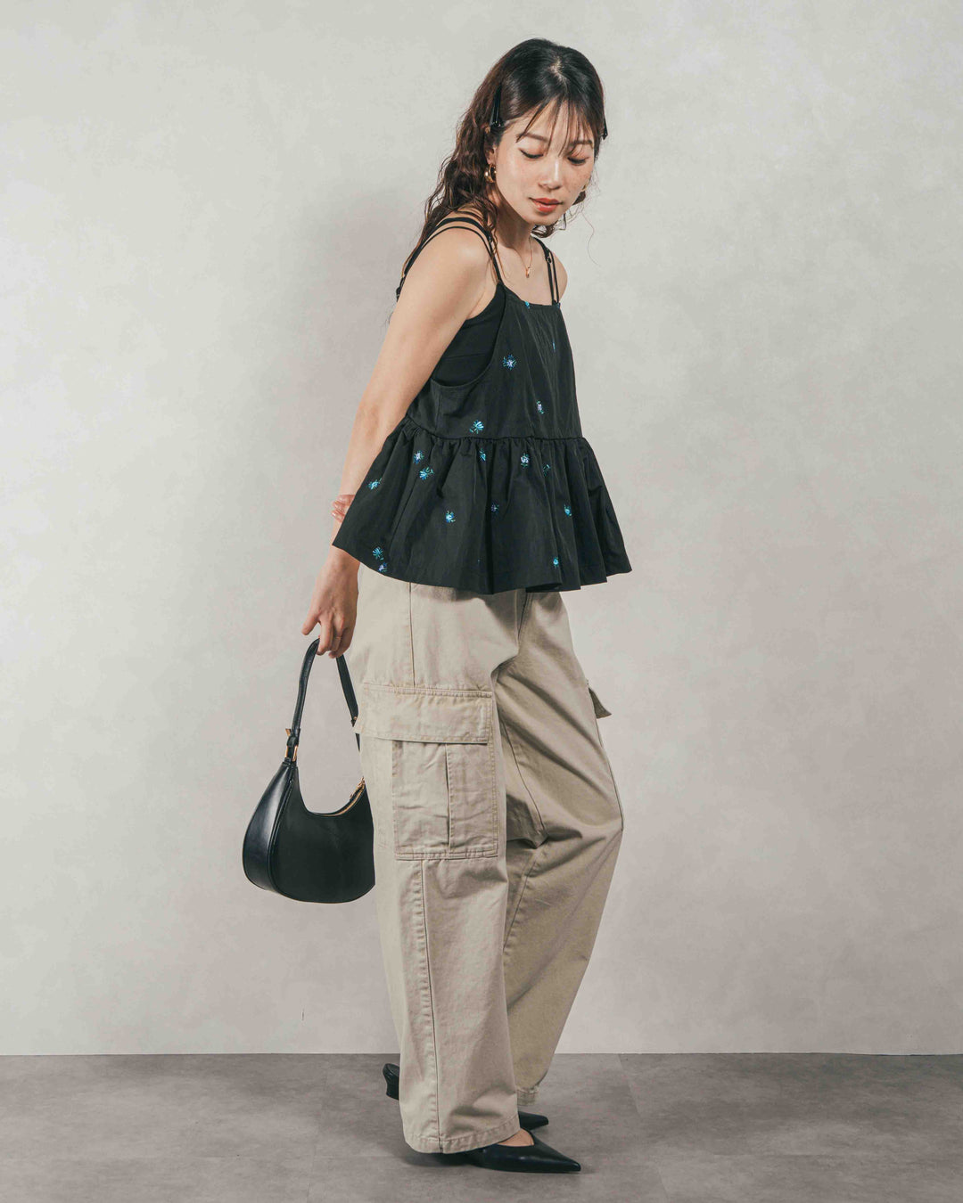 ［SET］Flower刺繍　ボリュームキャミ + ピグメントツイルカーゴパンツ（2SET）
