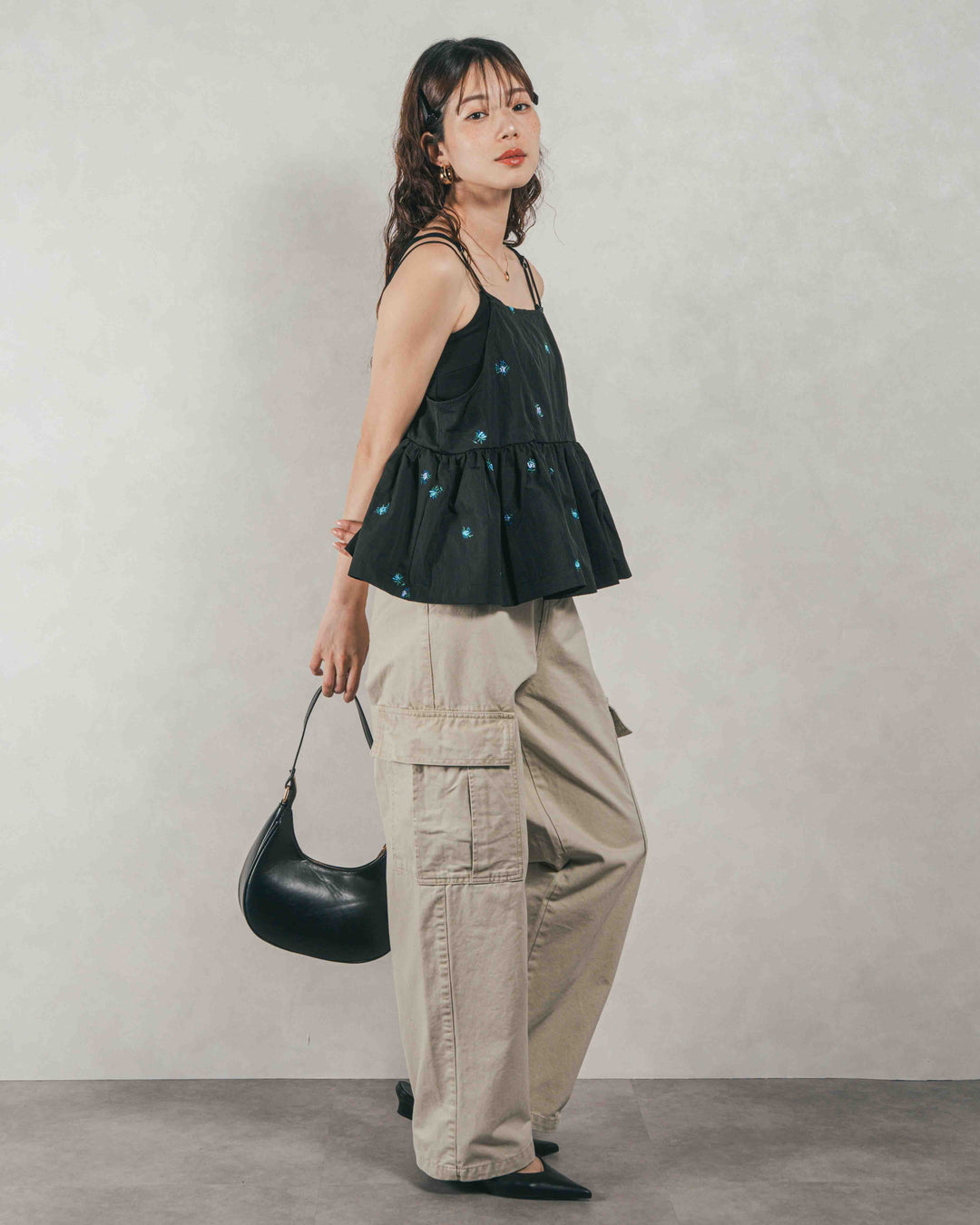 ［SET］Flower刺繍　ボリュームキャミ + ピグメントツイルカーゴパンツ（2SET）