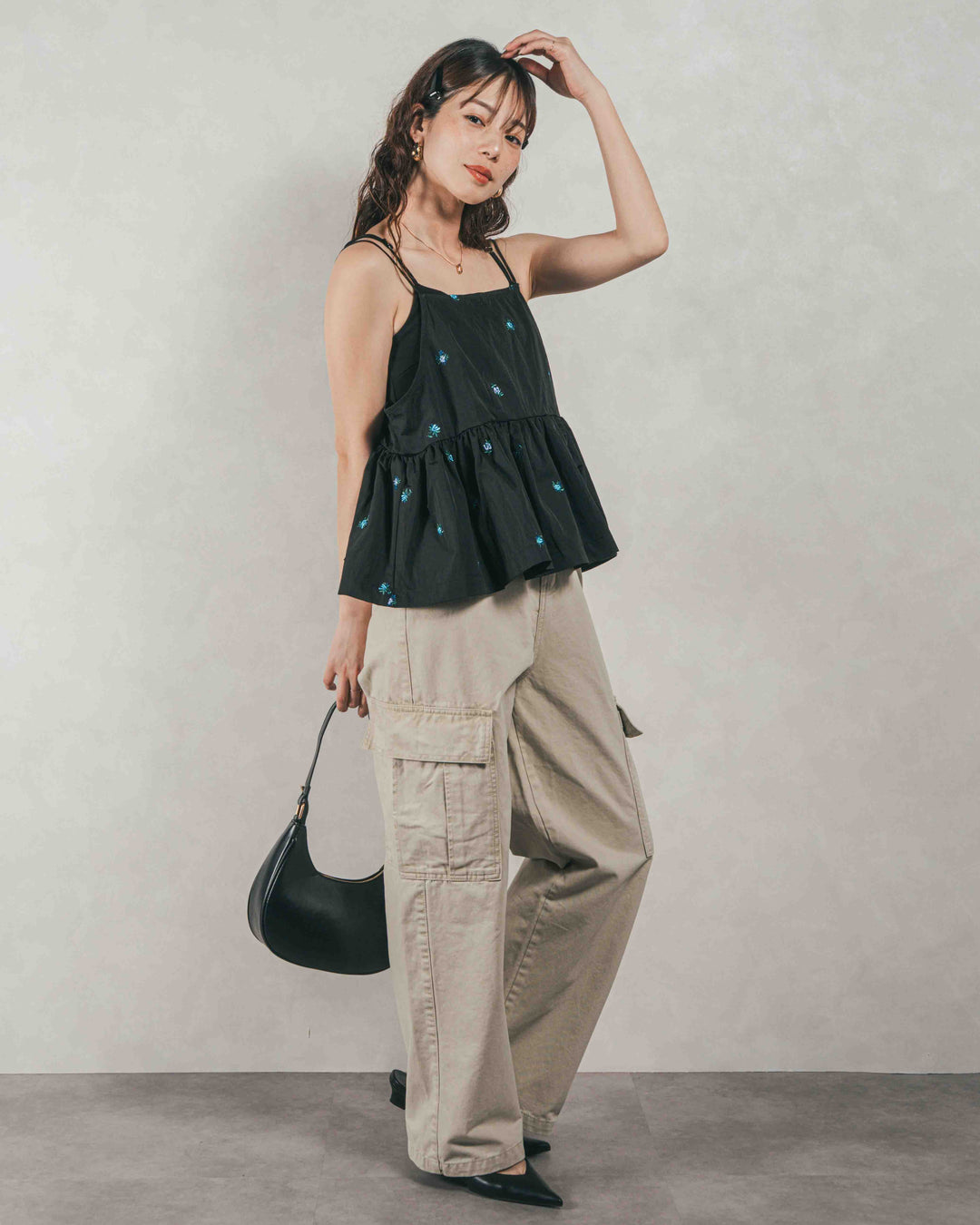 ［SET］Flower刺繍　ボリュームキャミ + ピグメントツイルカーゴパンツ（2SET）