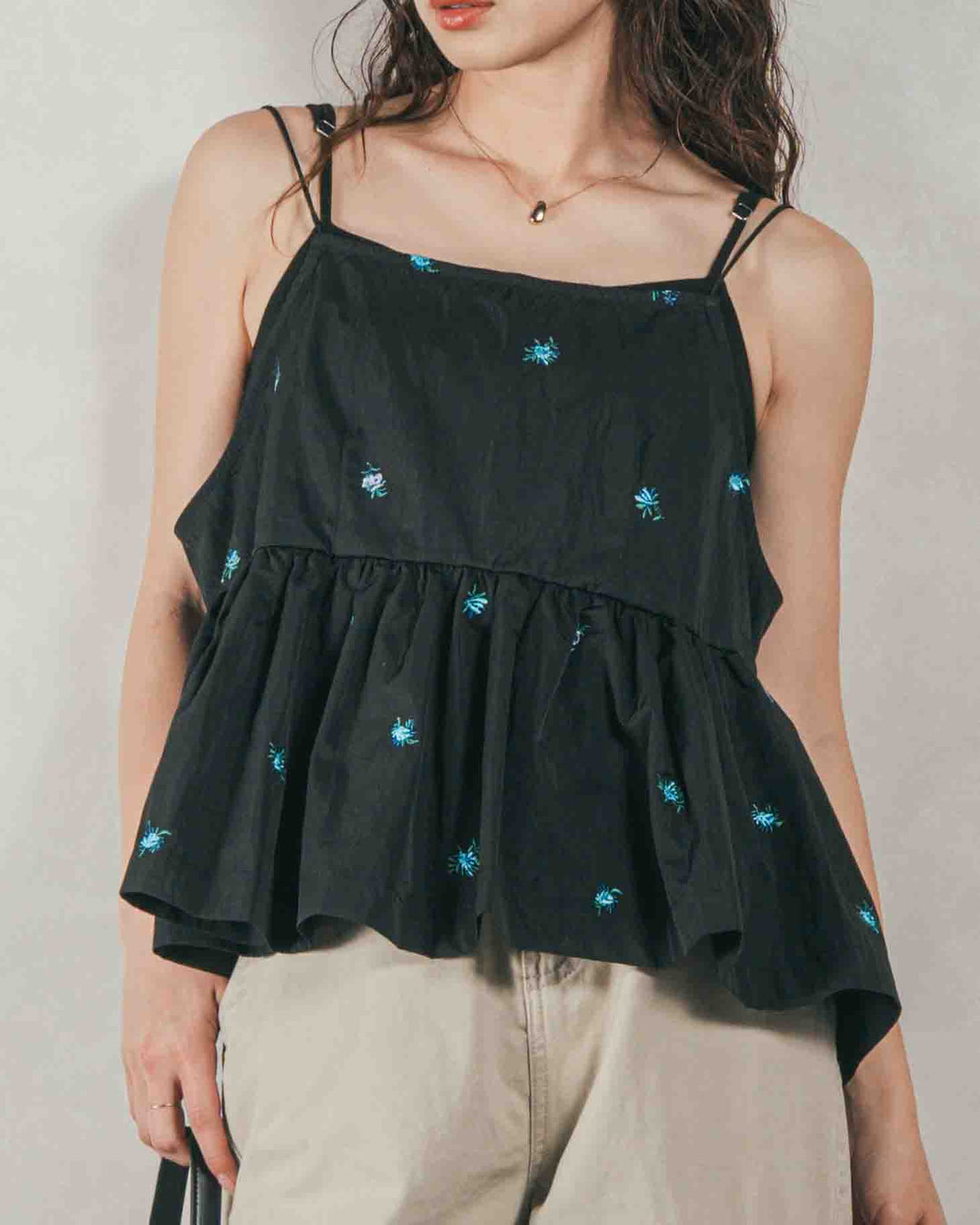 ［SET］Flower刺繍　ボリュームキャミ + 10oz ニュアンスバイカラー リラックスワイドデニム（2SET）