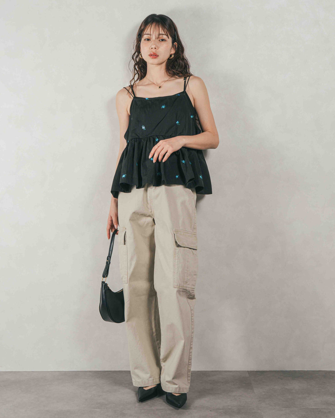 ［SET］Flower刺繍　ボリュームキャミ + ピグメントツイルカーゴパンツ（2SET）