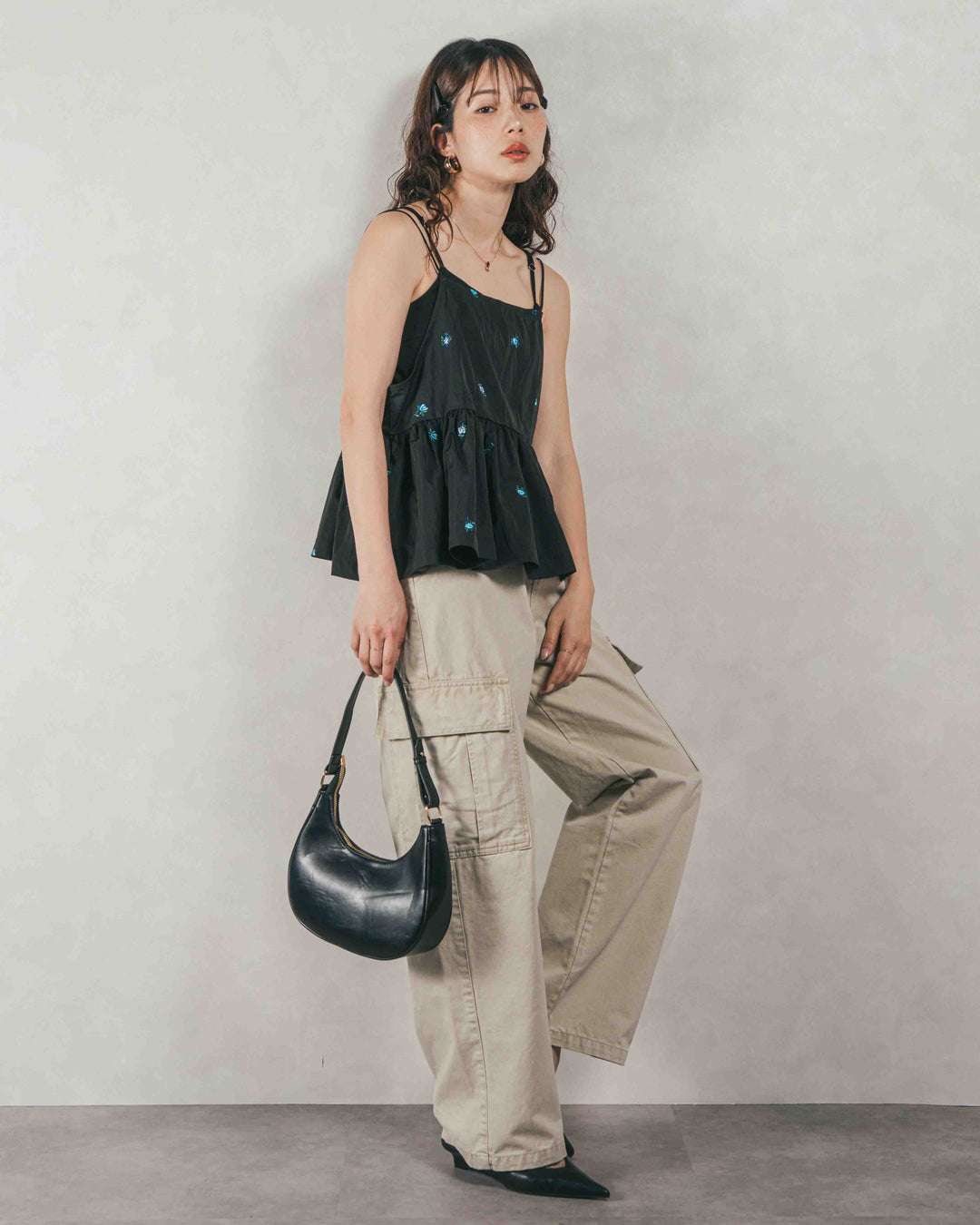 ［SET］Flower刺繍　ボリュームキャミ + ピグメントツイルカーゴパンツ（2SET）