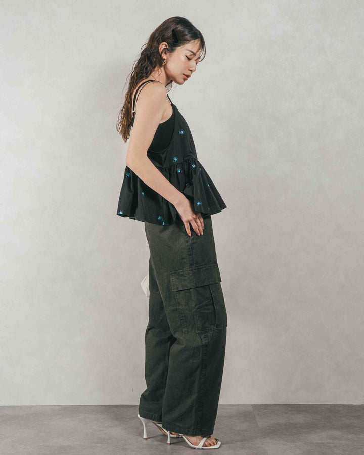 ［SET］Flower刺繍　ボリュームキャミ + ピグメントツイルカーゴパンツ（2SET）