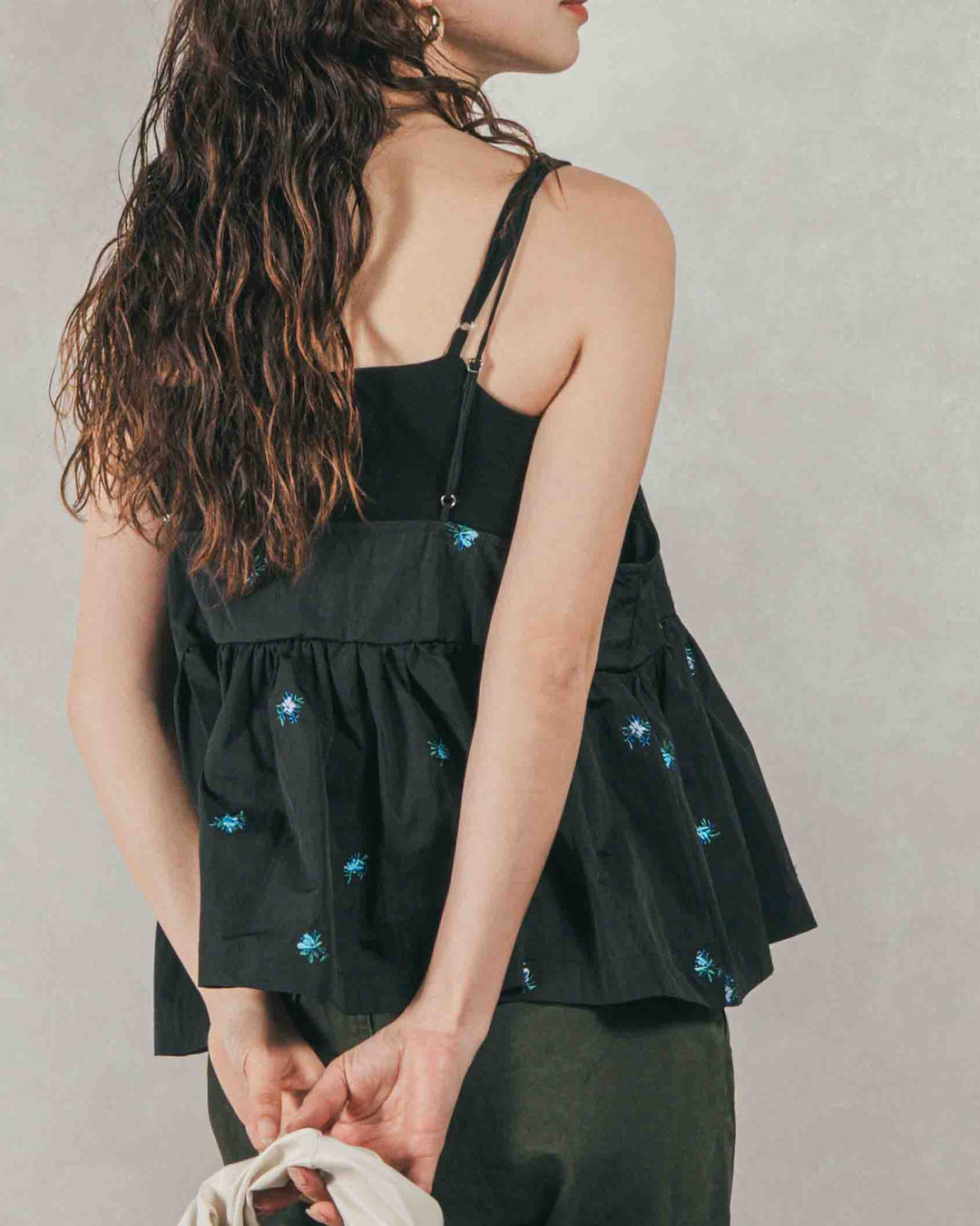 ［SET］Flower刺繍　ボリュームキャミ + 10oz ニュアンスバイカラー リラックスワイドデニム（2SET）