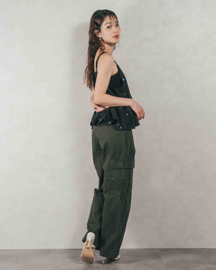 ［SET］Flower刺繍　ボリュームキャミ + ピグメントツイルカーゴパンツ（2SET）