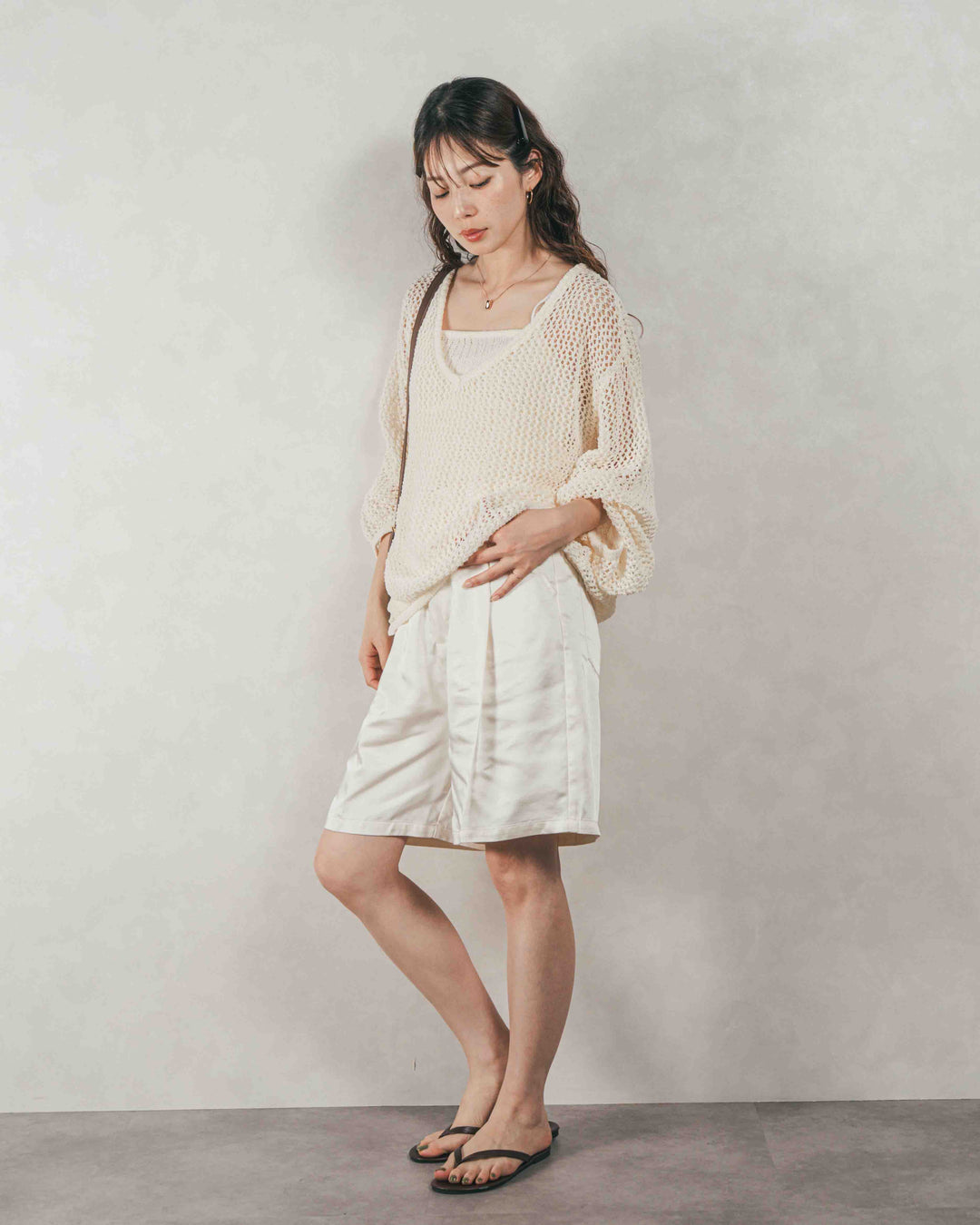 ［SET］メッシュ編みビスチェset Vネックニット + Vintageサテン　ハーフパンツ（2SET）