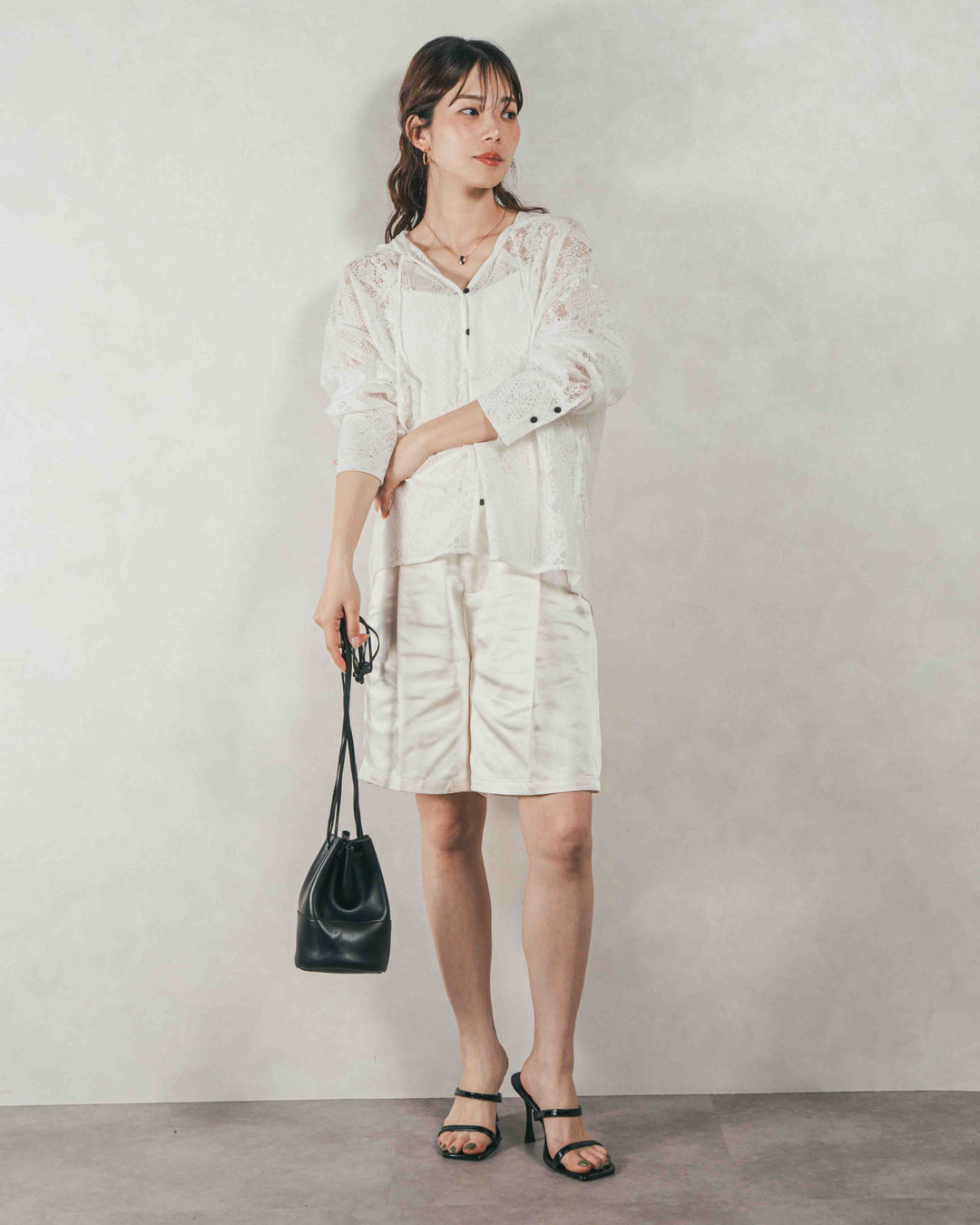 ［SET］Blockレース　フーディーブラウス + Vintageサテンハーフパンツ（2SET）