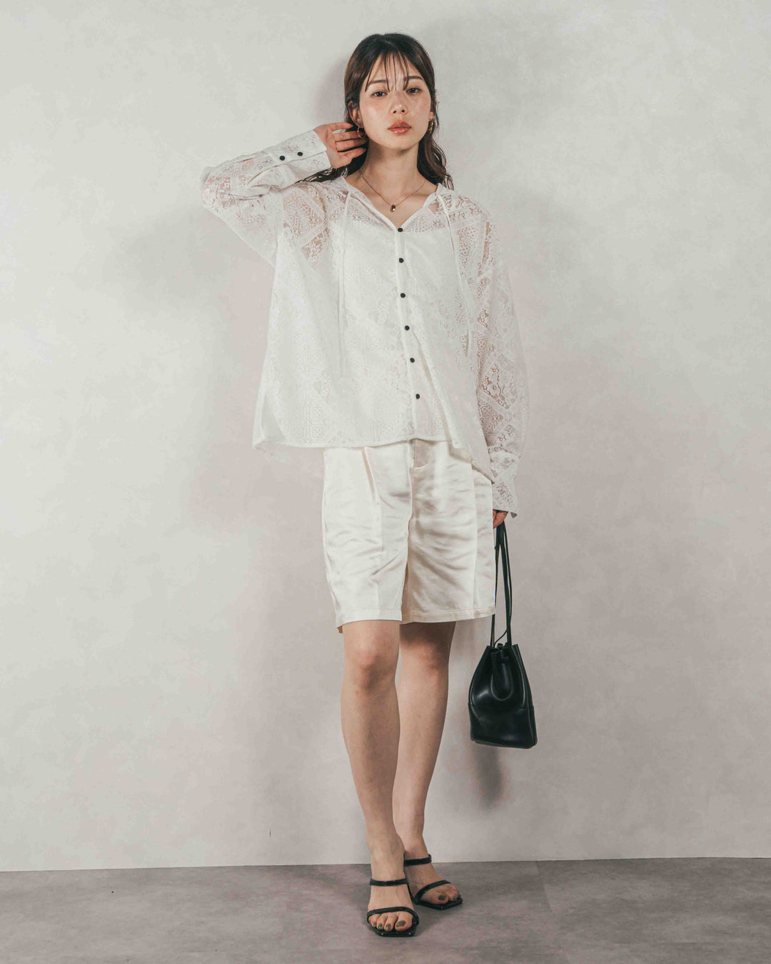 ［SET］Blockレース　フーディーブラウス + Vintageサテンハーフパンツ（2SET）