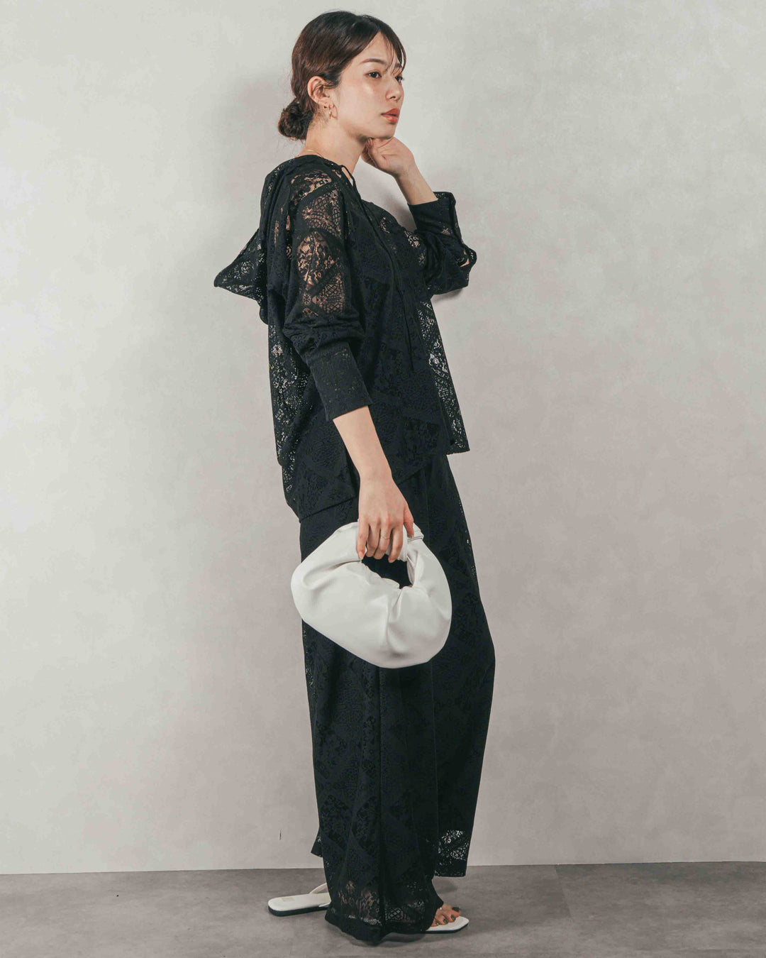 ［SET］Blockレース フーディーブラウス + Blockレース ストレートパンツ（2SET）