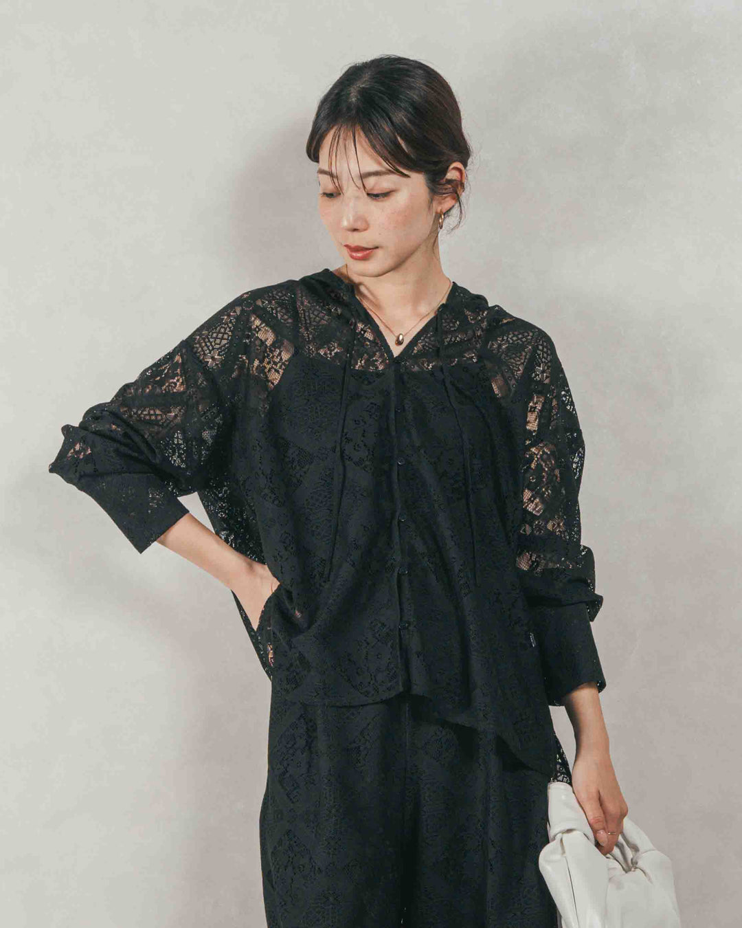 ［SET］Blockレース　フーディーブラウス + Blockレース　ストレートパンツ + デニムライク へリンボーンサロペット（3SET）